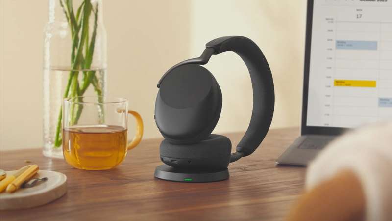 Jabra Evolve3 85 UC Bluetooth Headset  - USB-A with Dongle - Black (Wireless Charging Pad) - Image 3