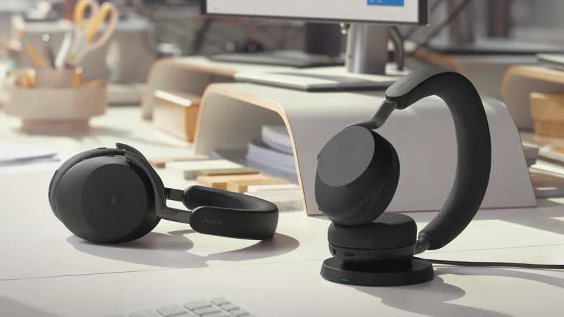 Jabra Evolve3 85 UC Bluetooth Headset  - USB-A with Dongle - Black (Wireless Charging Pad) - Image 4